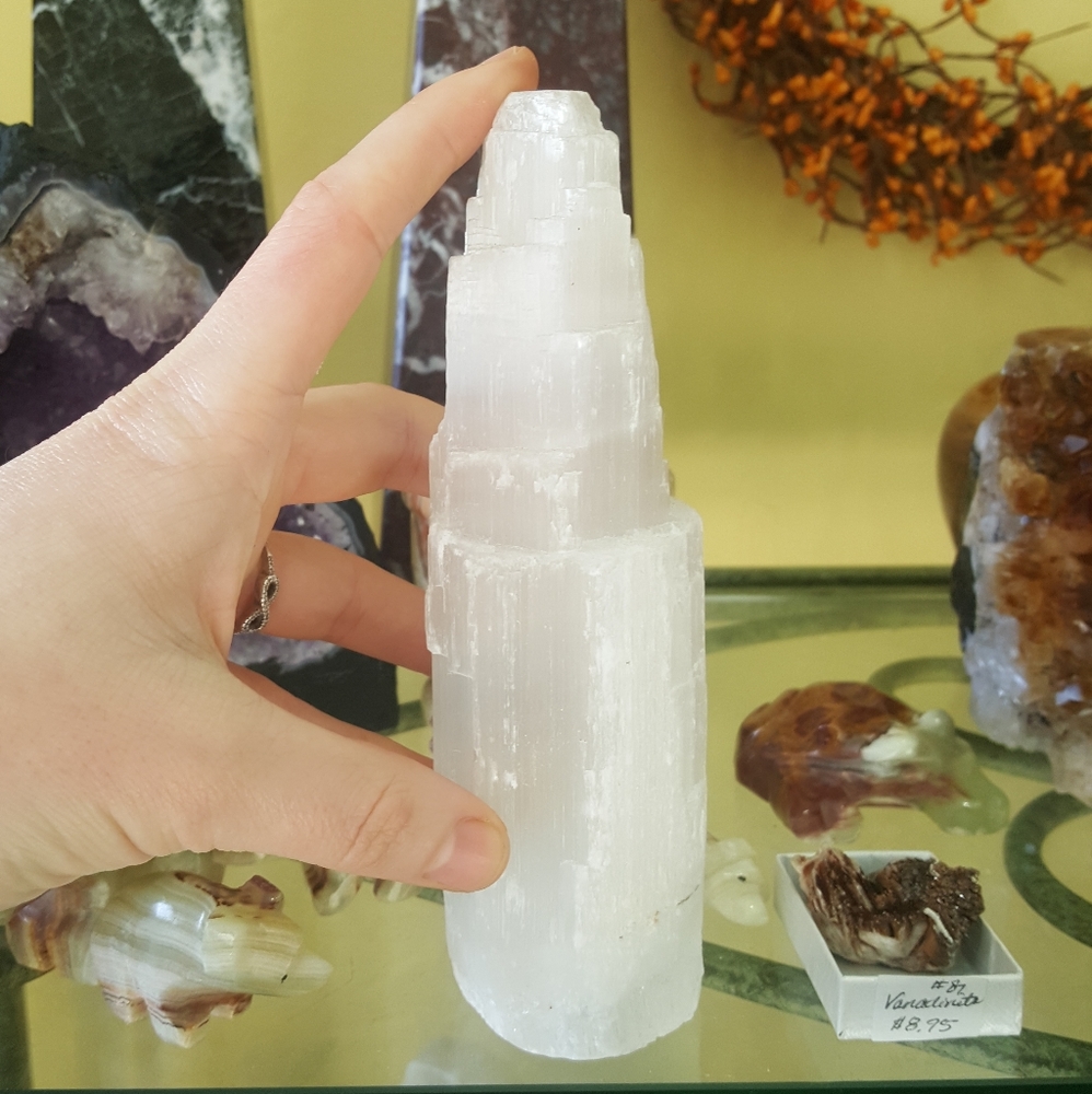 Selenite Crystal Point Decor - Picture 4 of 4